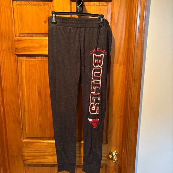 Concepts Sport Women's 2 Piece Chicago Bulls Pajama Set Medium - Picture 6 of 8